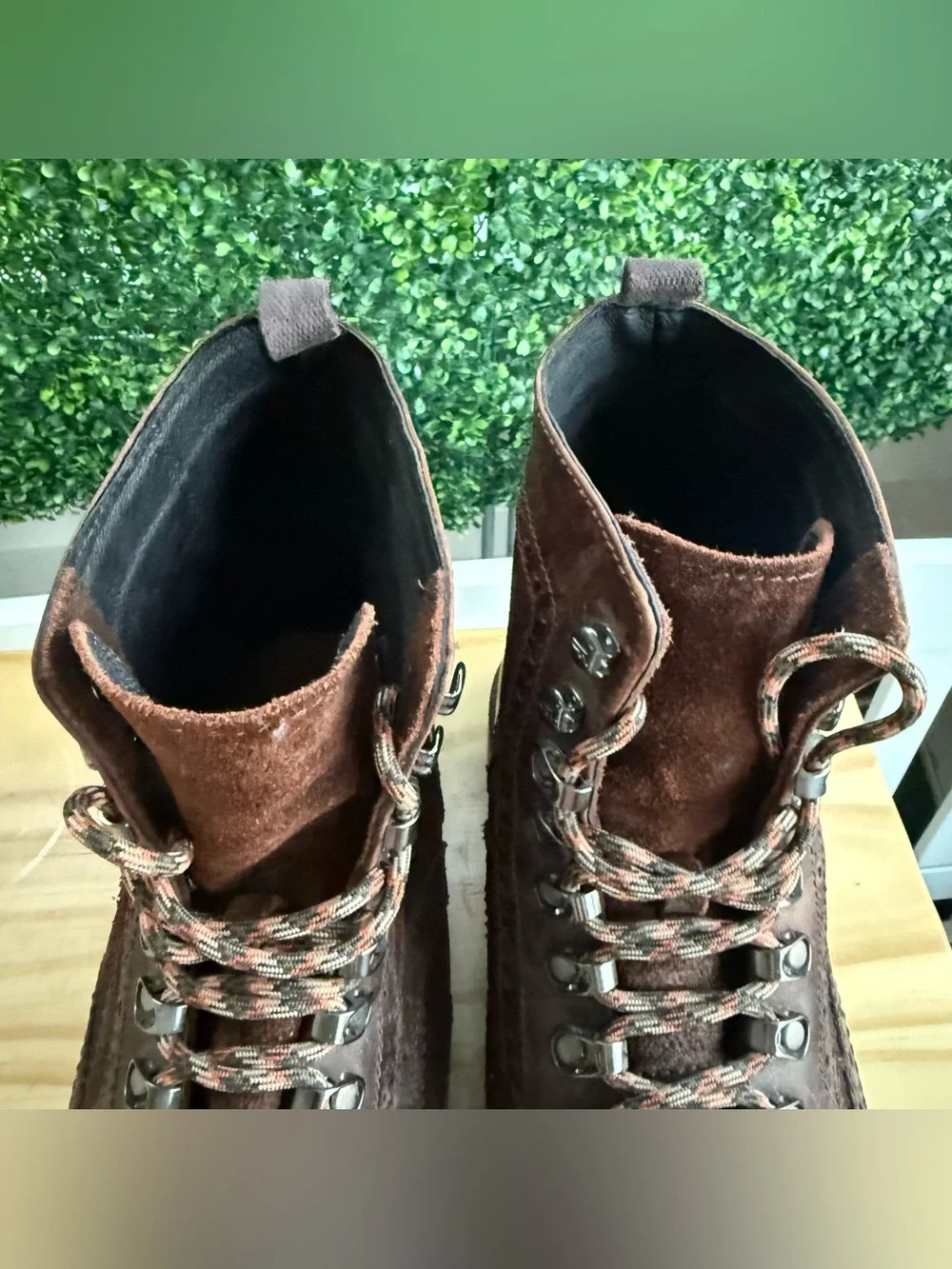 Frye reposhing these